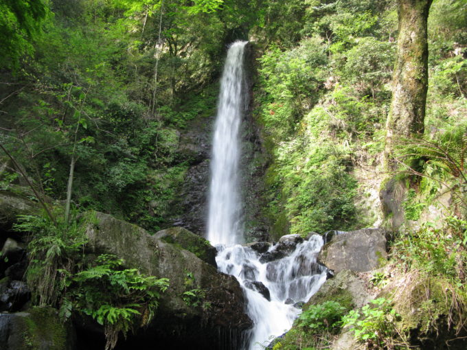 Yoro-waterfall