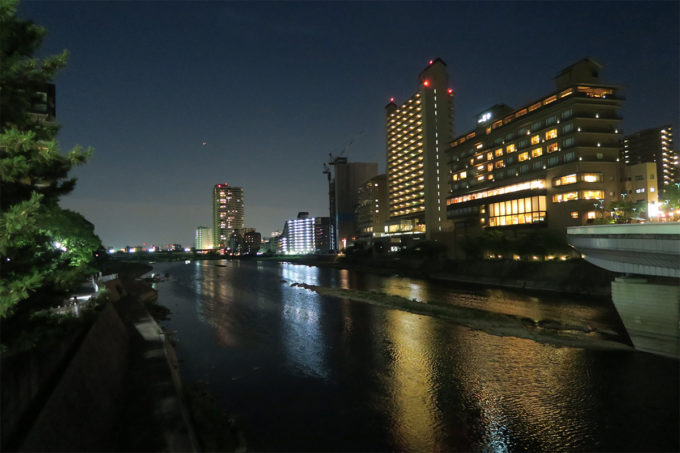 夜の武庫川