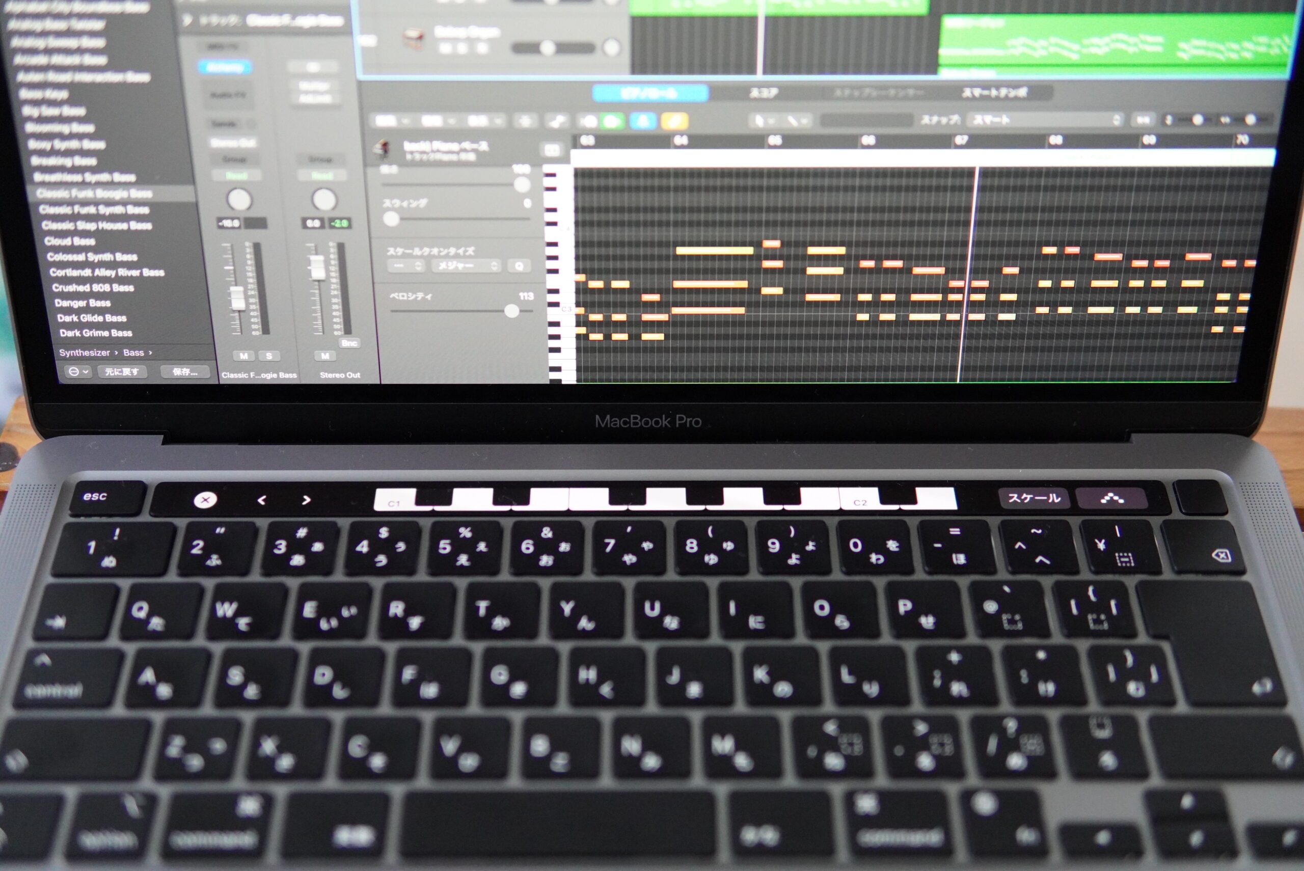MacBook Pro 2019 13インチ 音楽制作LOGIC PRO X入教えて頂けます 